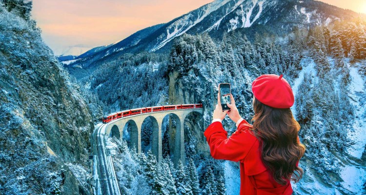 BERNINA EXPRESS, POTOVANJE SKOZI ALPSKO BOŽIČNO PRAVLJICO - 3 DNI